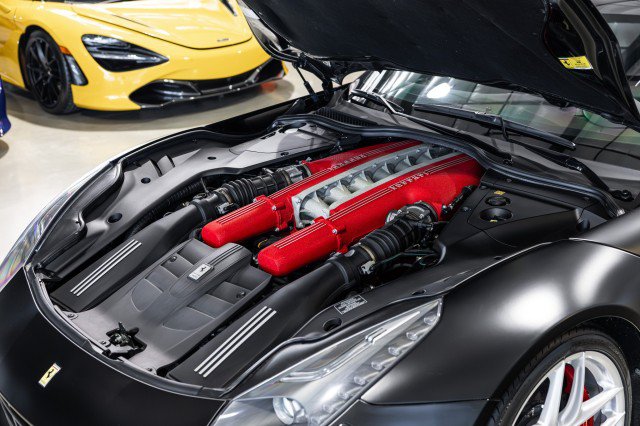 Used 2014 Ferrari F12 Berlinetta RWD image 35