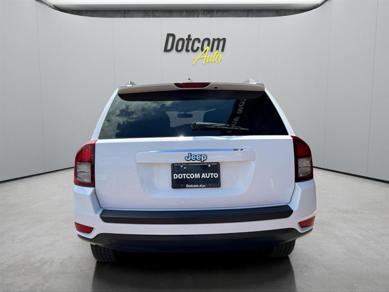 Used 2015 Jeep Compass Latitude AWD/4WD image 10