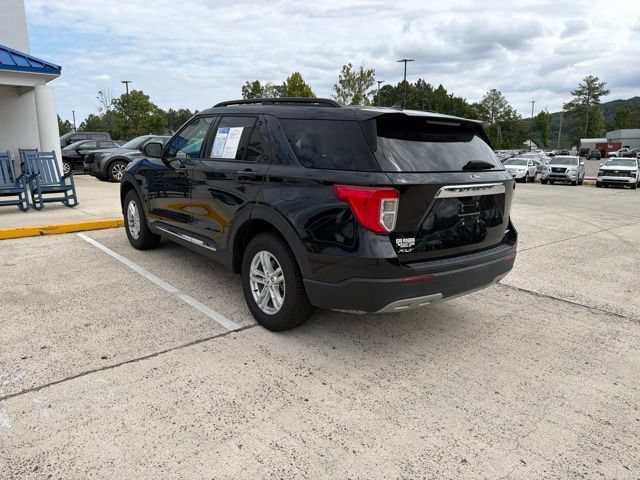 Used 2023 Ford Explorer XLT w/ Equipment Group 202A AWD/4WD image 16