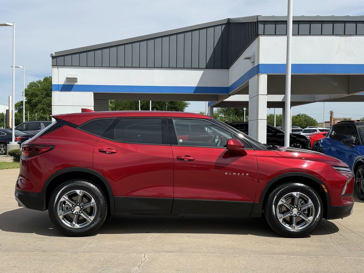 Certified 2025 Chevrolet Blazer LT AWD/4WD image 3