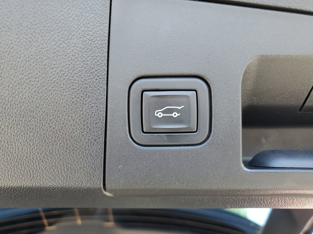 Used 2024 Cadillac XT4 Luxury w/ Cold Weather Package AWD/4WD image 28