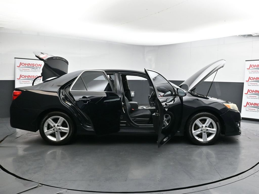 Used 2013 Toyota Camry SE image 41