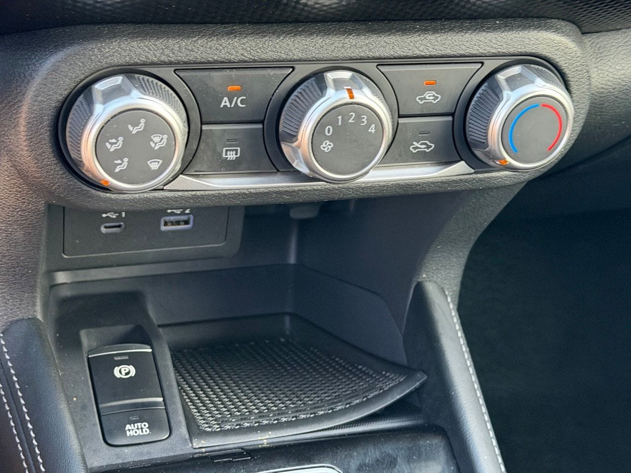 Certified 2024 Nissan Kicks SV FWD image 23