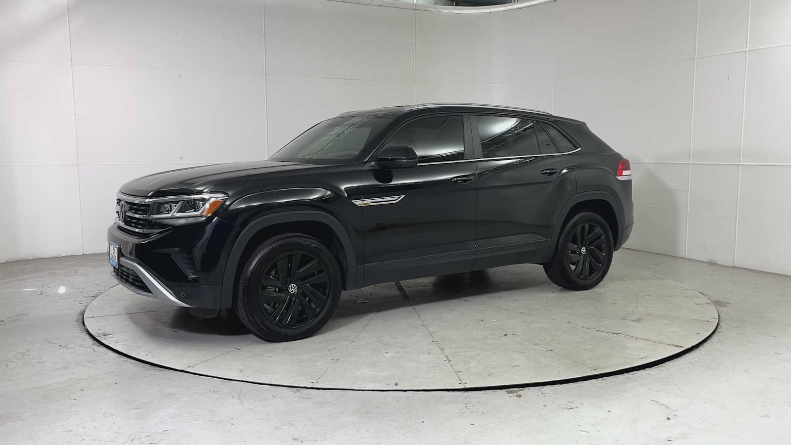 Used 2022 Volkswagen Atlas Cross Sport SE w/ Black Wheel Package AWD/4WD image 6