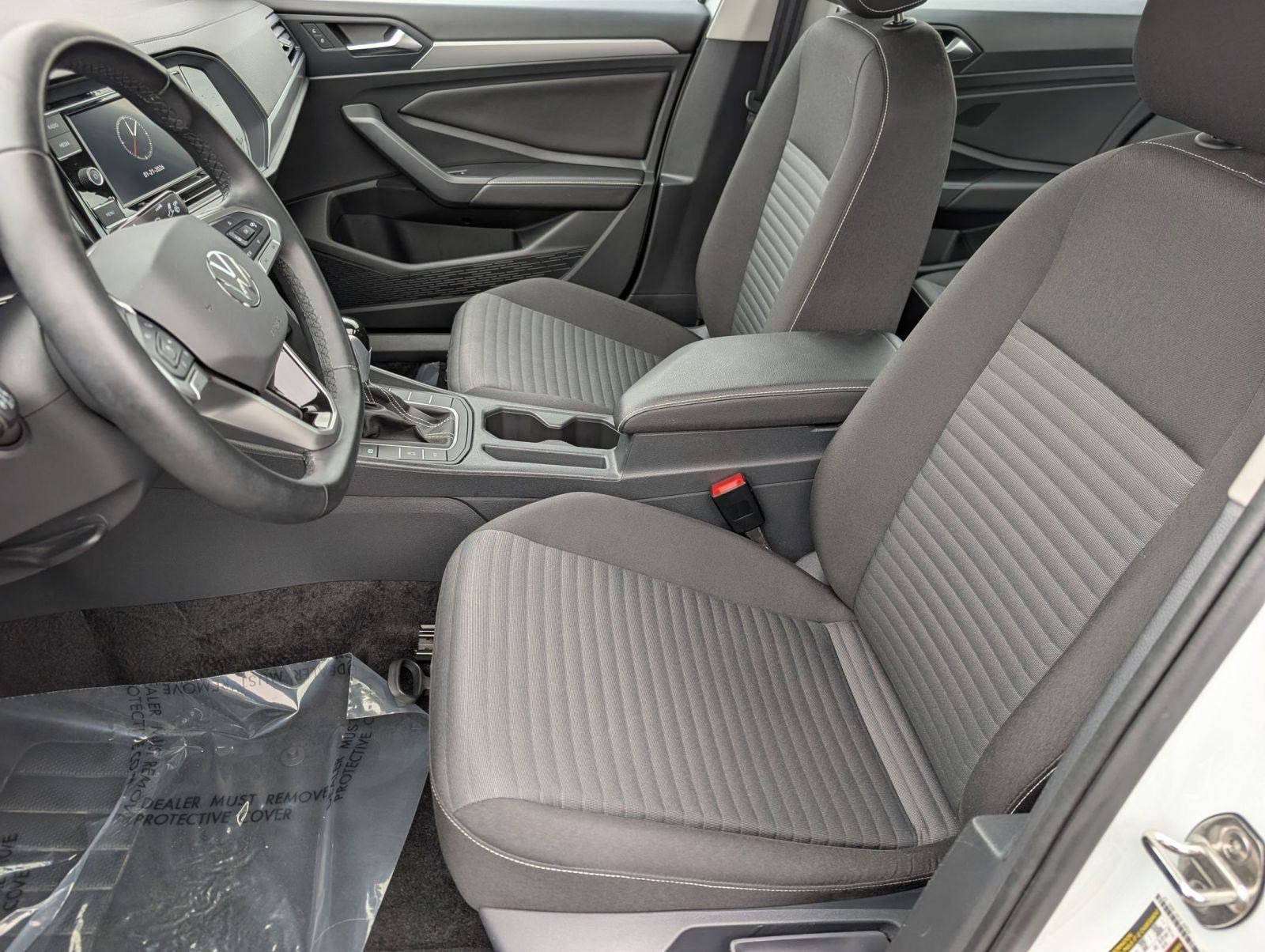 Used 2024 Volkswagen Jetta S image 5