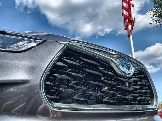 Used 2024 Toyota Highlander Limited AWD/4WD image 45
