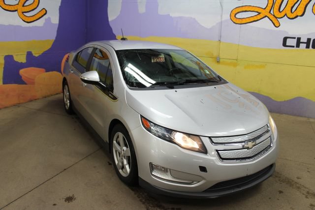 Used 2015 Chevrolet Volt FWD image 2