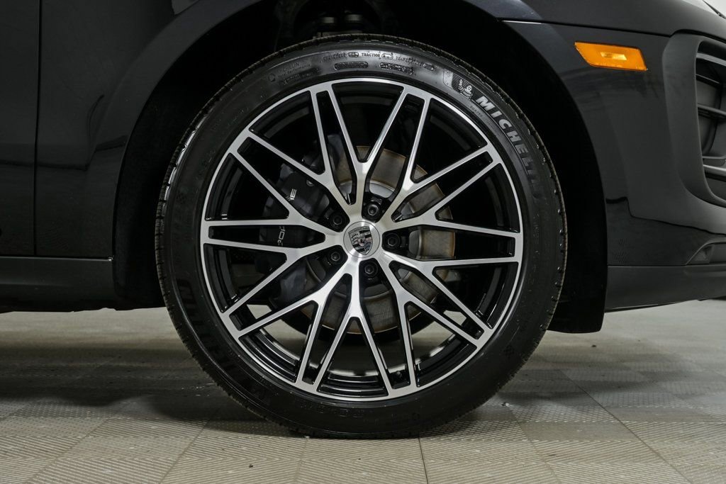 New 2026 Porsche Macan image 38