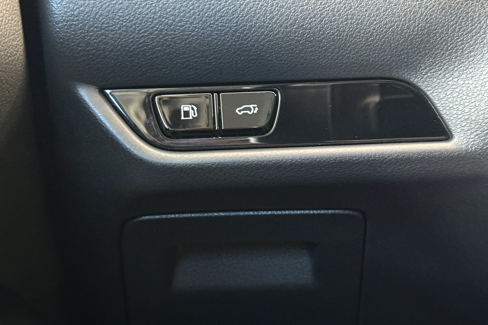 Used 2025 Lexus NX 250 FWD w/ Accessory Package (2T) image 36
