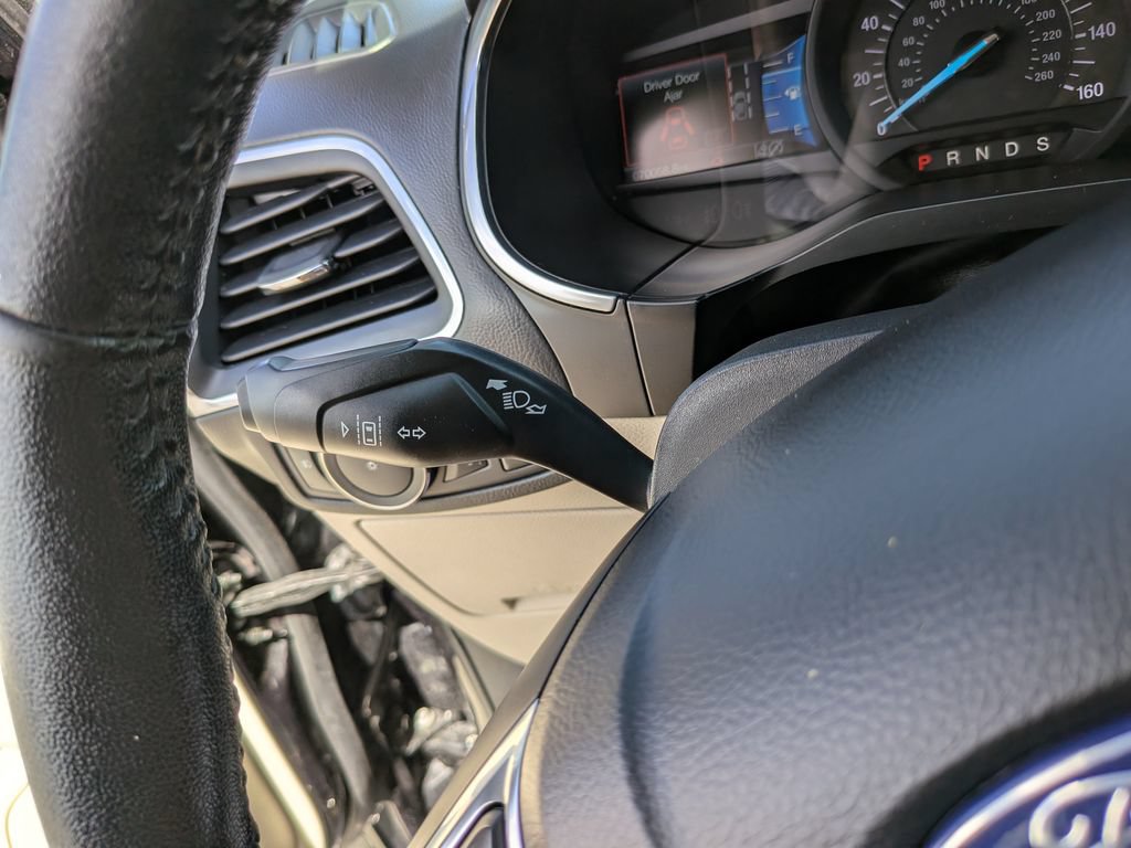 Used 2020 Ford Edge Titanium FWD image 33