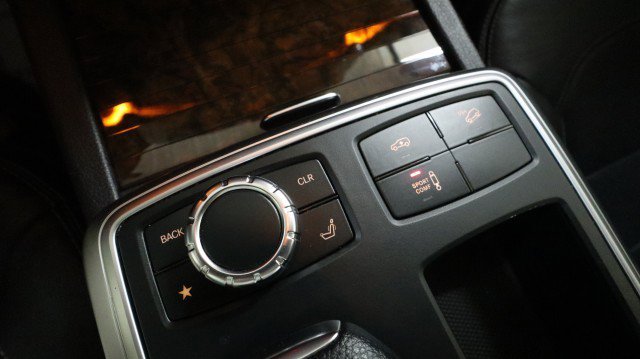 Used 2016 Mercedes-Benz GL 550 4MATIC image 23