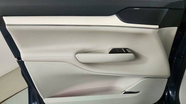New 2026 Volvo EX90 Plus AWD/4WD image 9