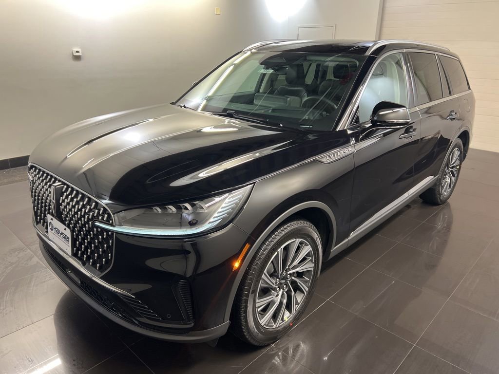 Used 2026 Lincoln Aviator AWD image 3