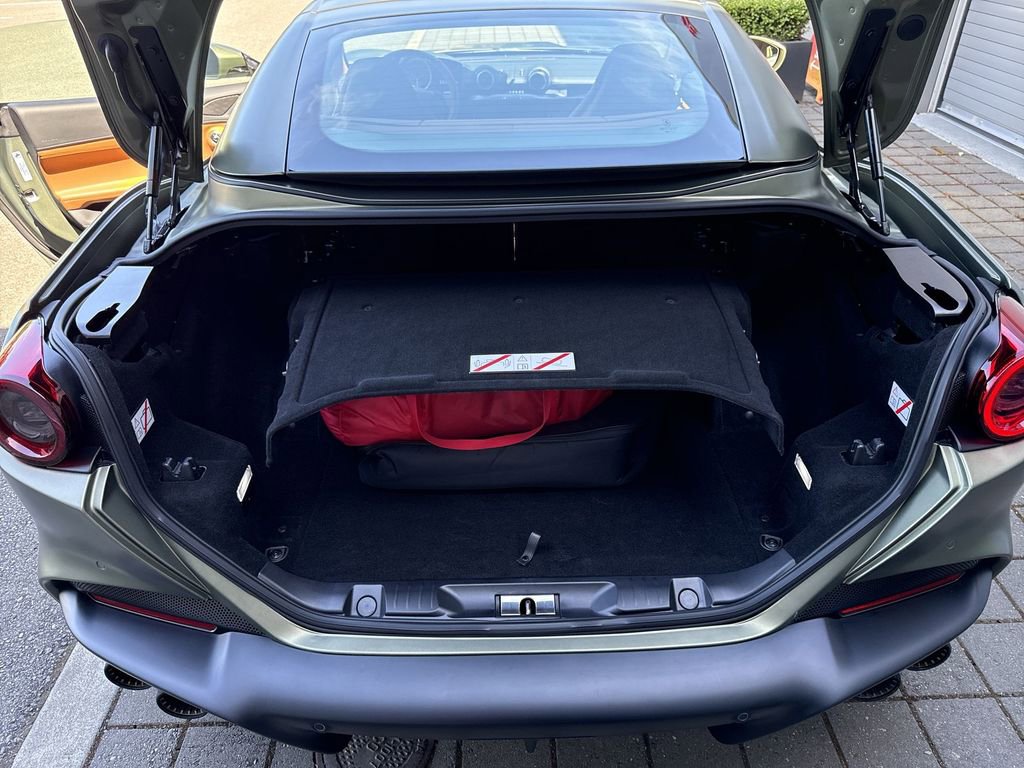 Certified 2023 Ferrari Portofino M RWD image 23