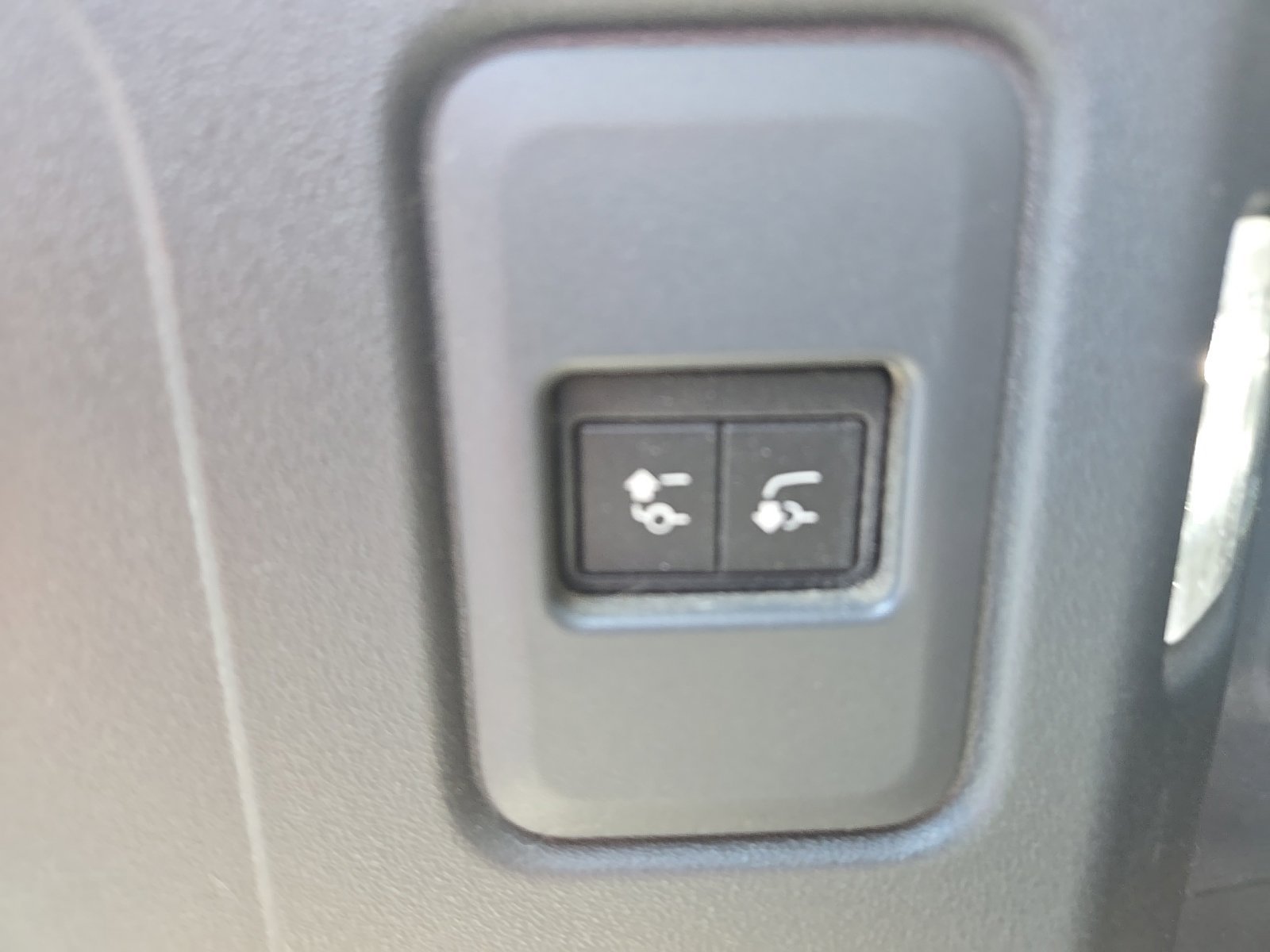 Used 2022 Land Rover Defender 110 SE AWD/4WD image 9
