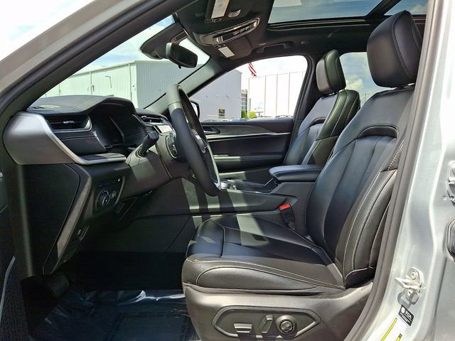 Used 2024 Jeep Grand Cherokee Limited 4xe AWD/4WD image 13