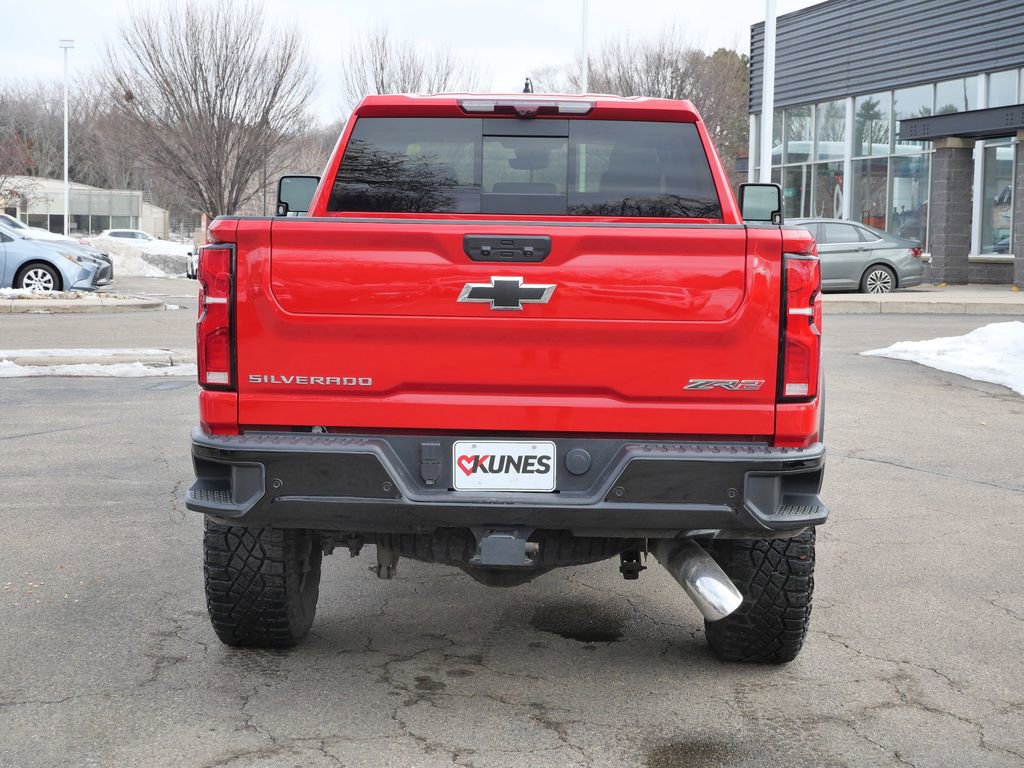 Used 2025 Chevrolet Silverado 2500 ZR2 w/ Technology Package AWD/4WD image 8