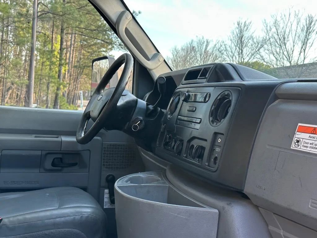 Used 2016 Ford E-350 and Econoline 350 Super Duty image 18