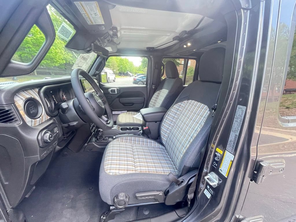 New 2026 Jeep Gladiator Sport AWD/4WD image 11