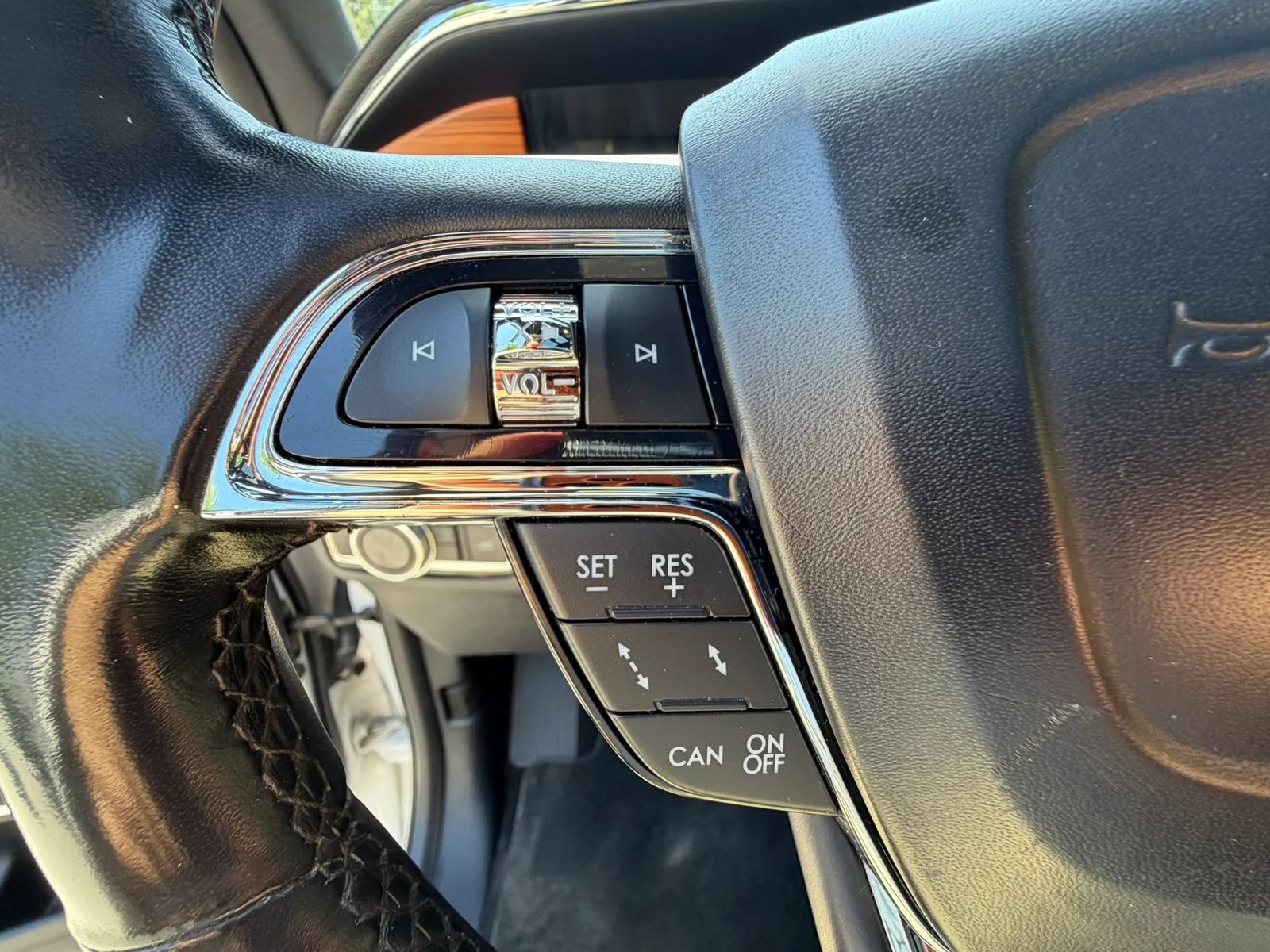 Used 2018 Lincoln Navigator Reserve w/ Technology Package AWD/4WD image 24