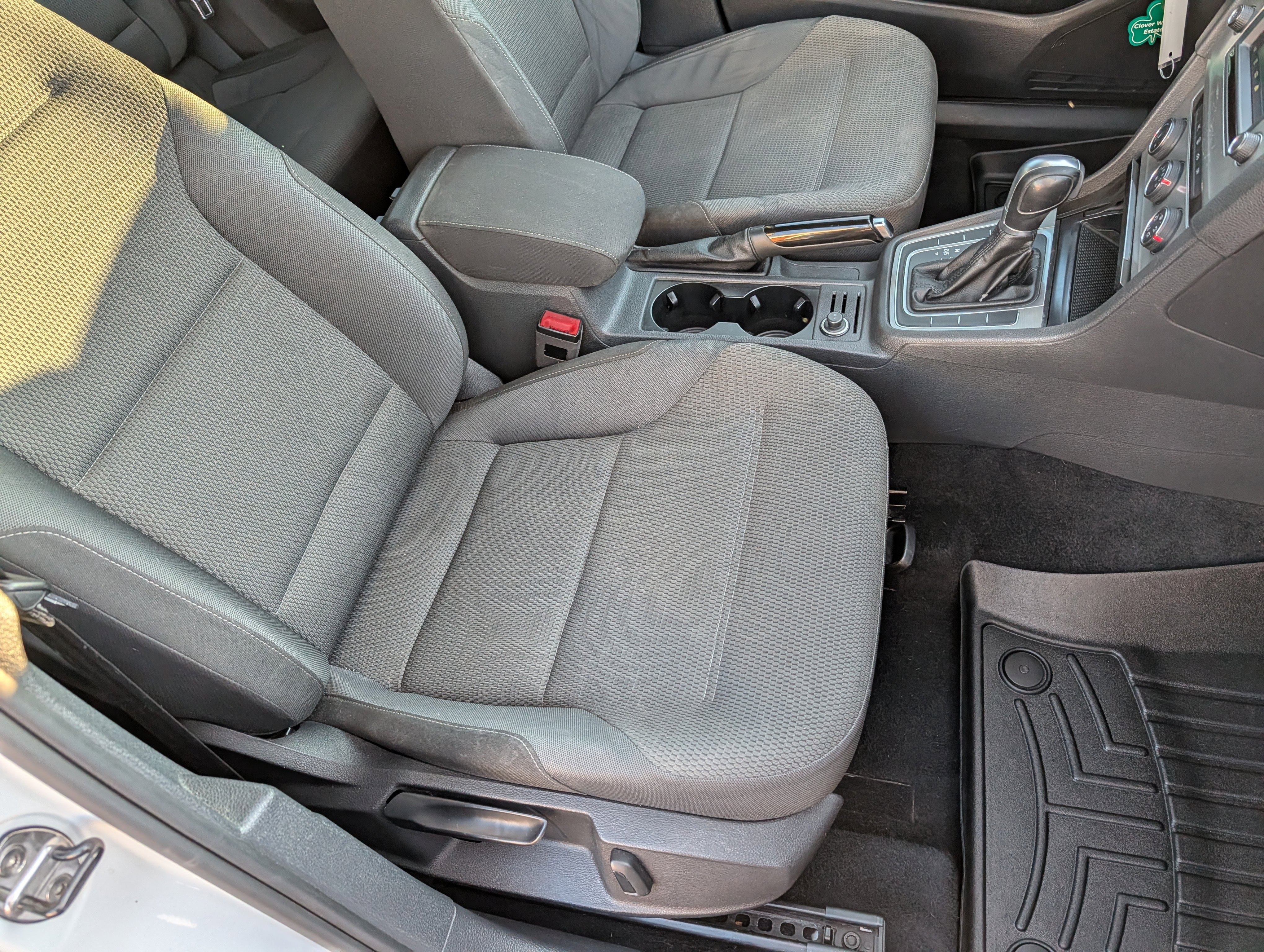 Used 2017 Volkswagen Golf S image 23