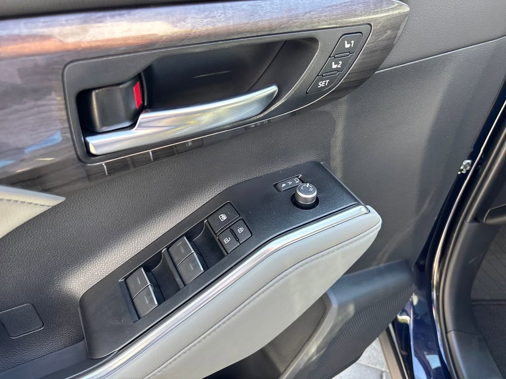 New 2026 Toyota Highlander Limited image 10