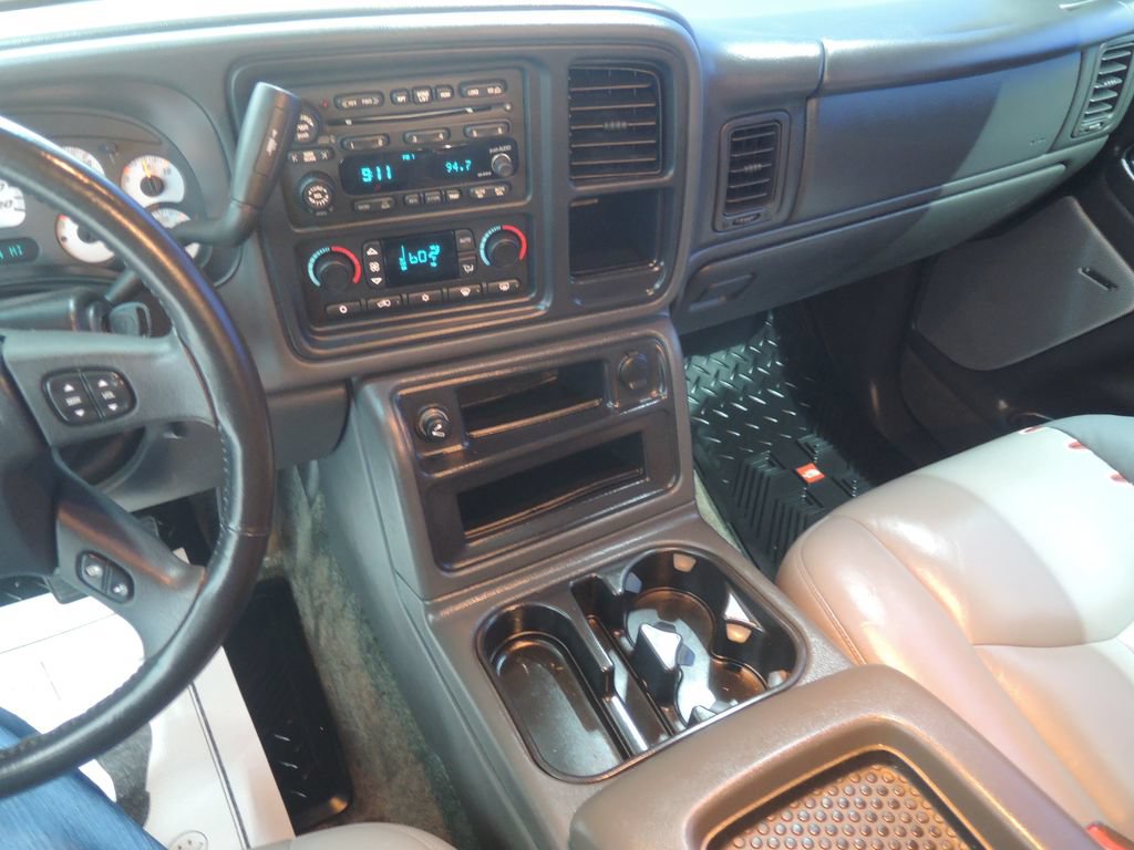 Used 2003 Chevrolet Avalanche 4x4 w/ The North Face Edition image 15