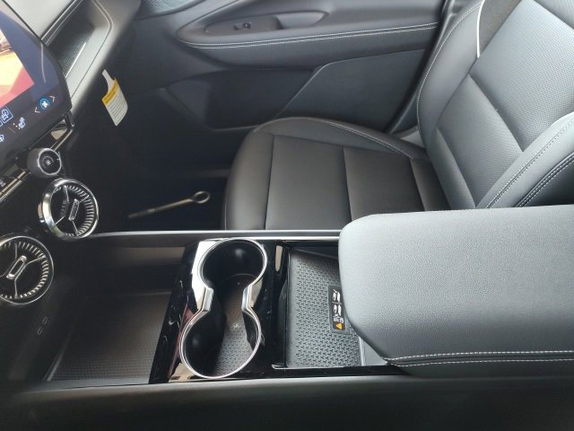 New 2025 Chevrolet Blazer EV LT image 32
