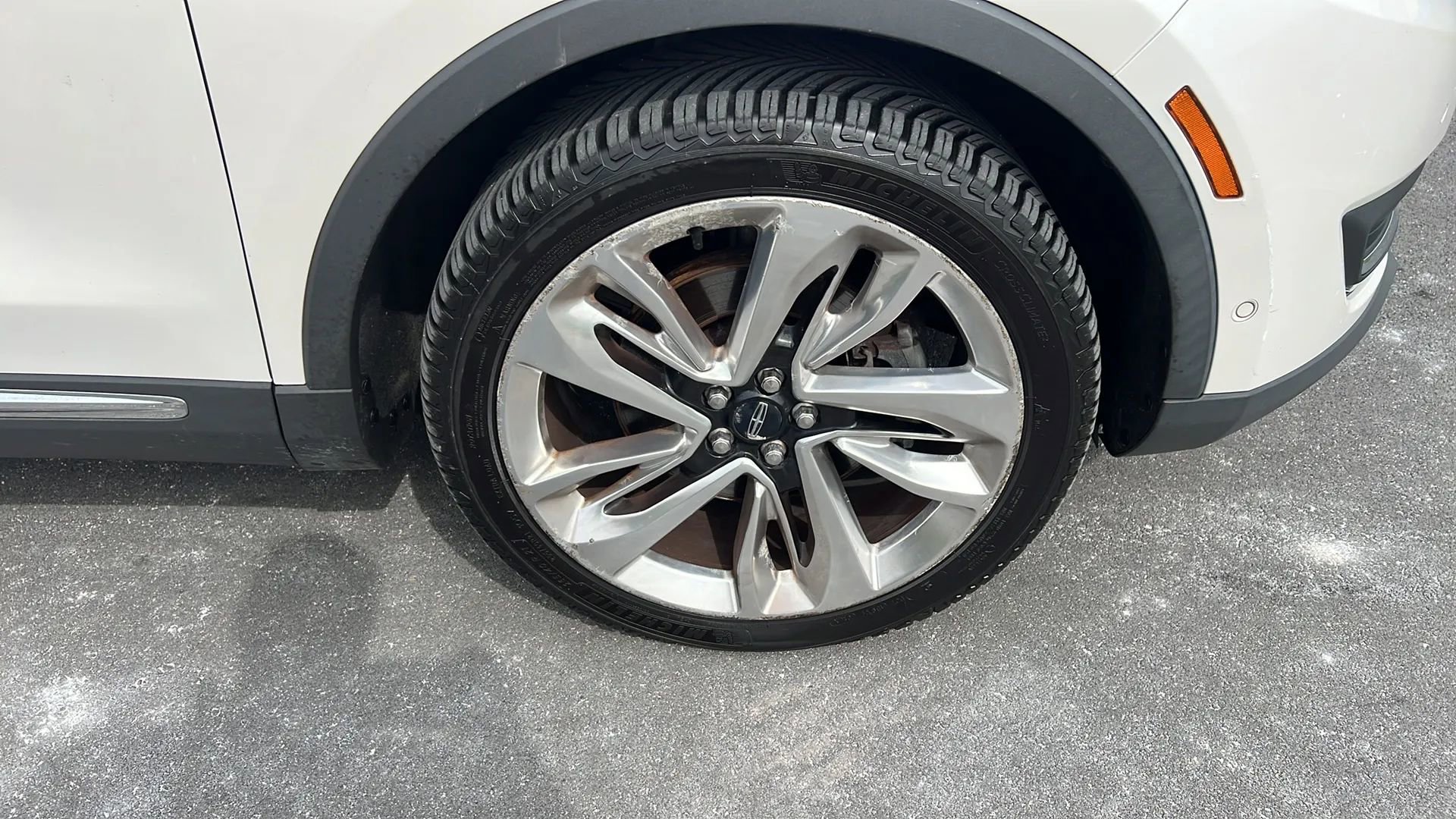 Used 2016 Lincoln MKX Reserve w/ Technology Package AWD/4WD image 39