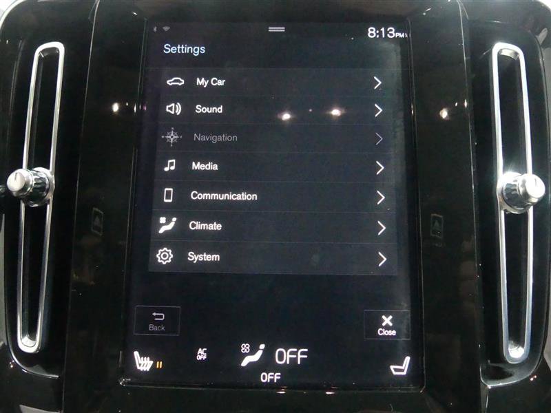 Used 2022 Volvo XC40 T5 Momentum image 45