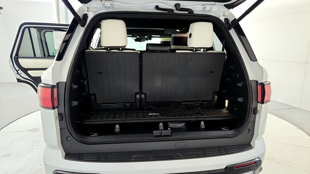 Used 2024 Toyota Sequoia Capstone AWD/4WD image 18
