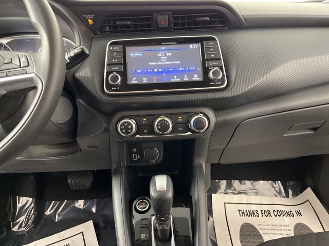 Used 2021 Nissan Kicks S image 20