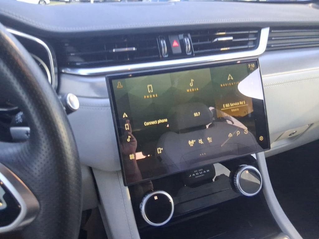 Used 2023 Jaguar F-PACE R-Dynamic S image 13