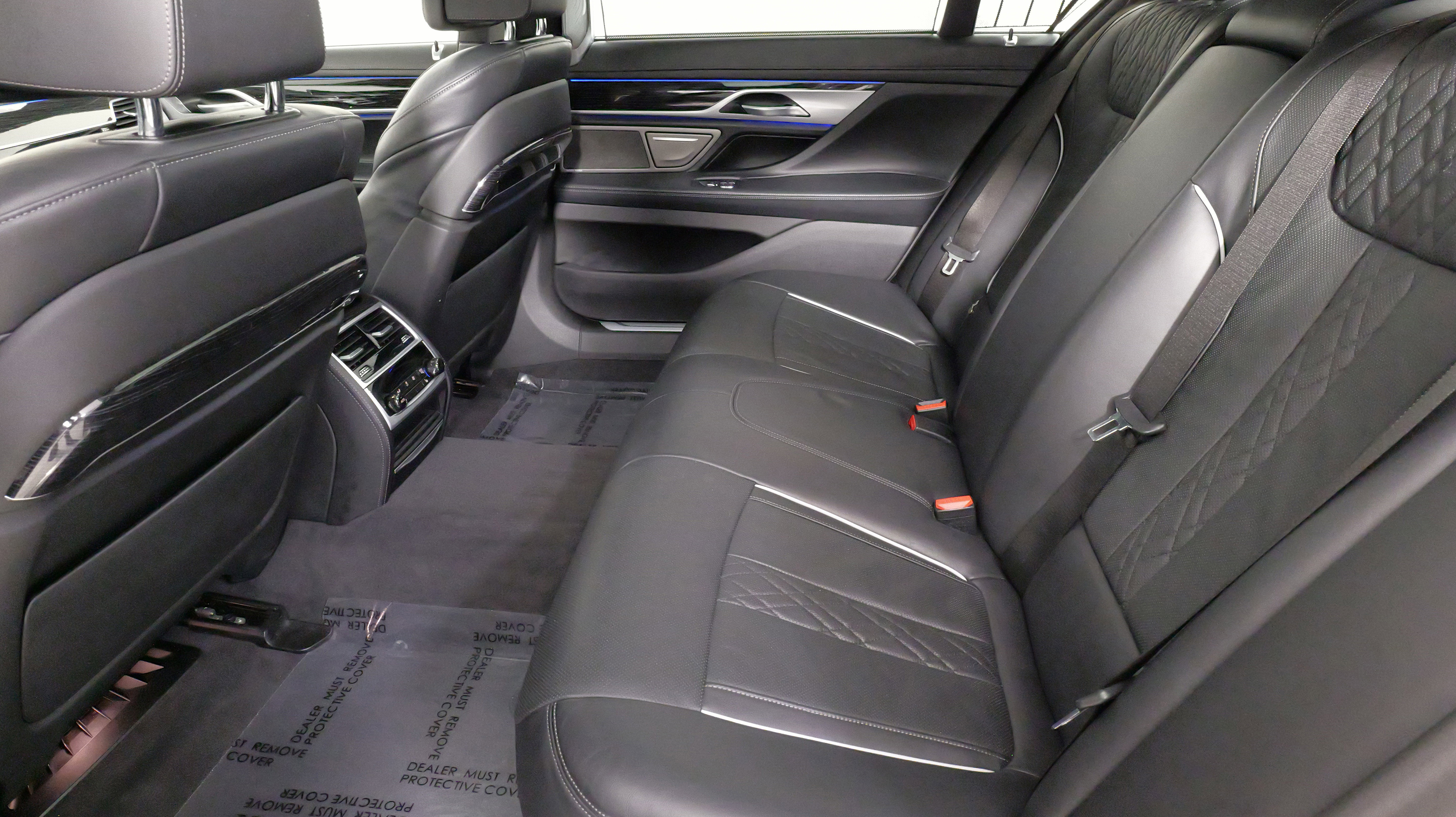 Used 2022 BMW 750i xDrive w/ Executive Package image 39