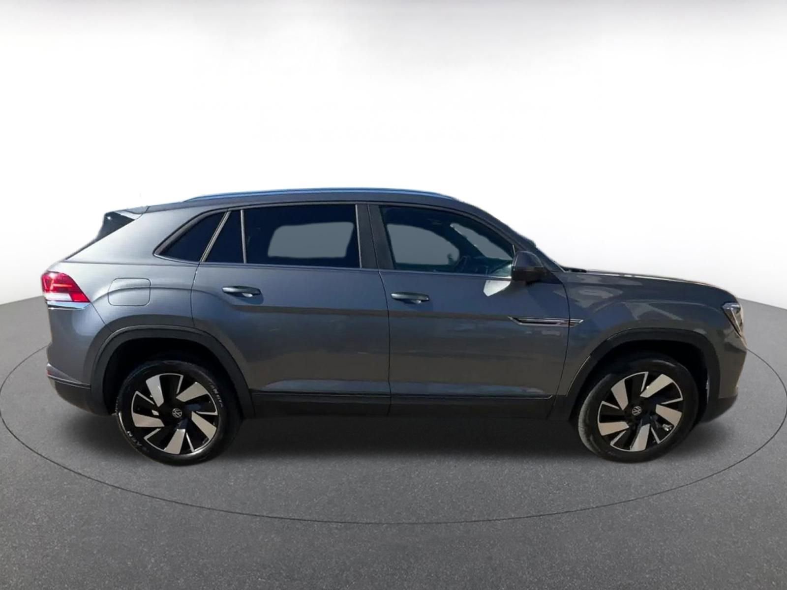 Used 2025 Volkswagen Atlas Cross Sport SE image 16