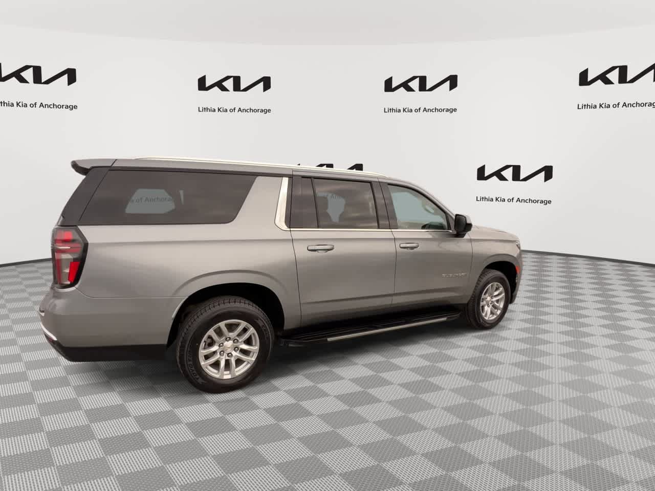 Used 2023 Chevrolet Suburban LT AWD/4WD image 8