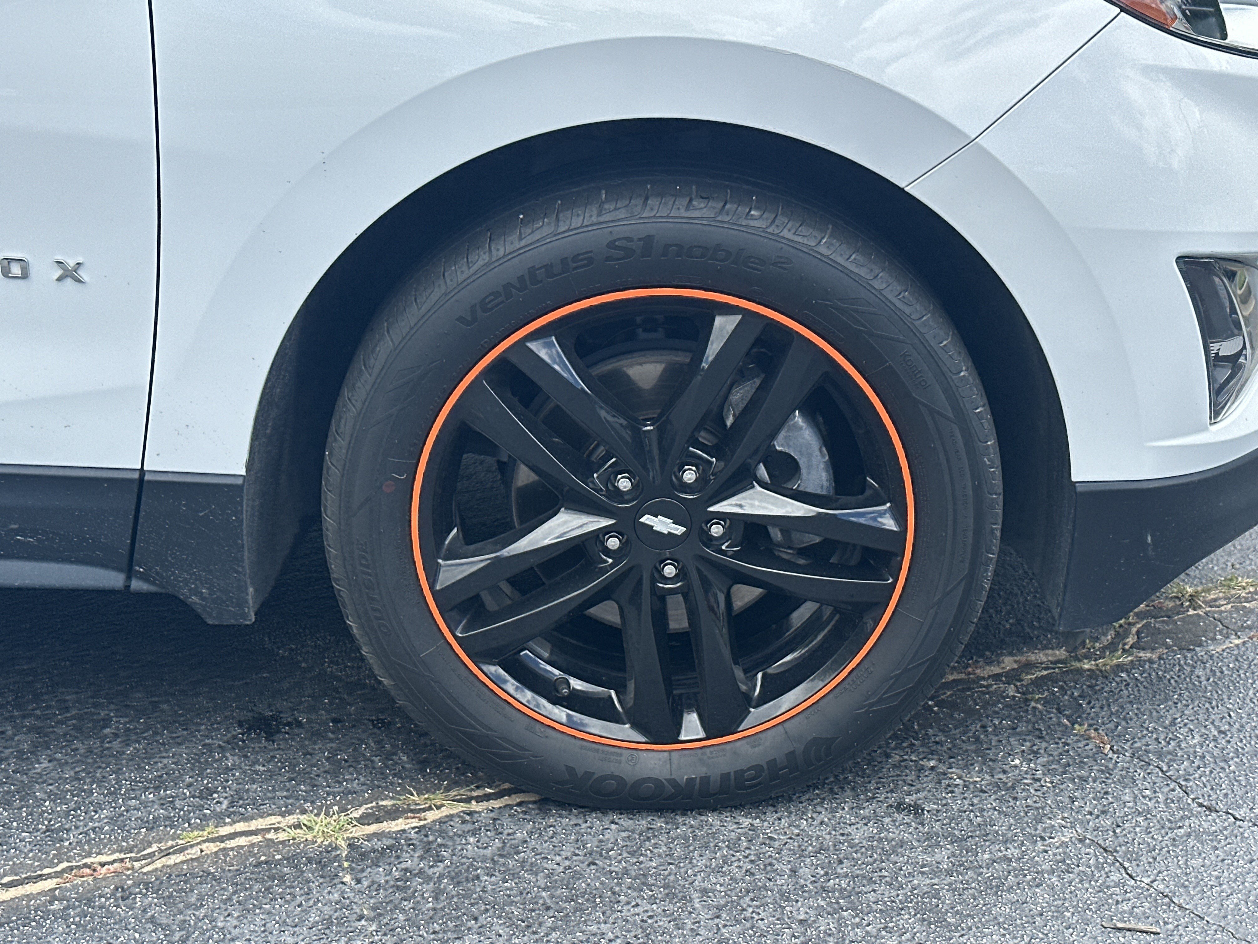 Certified 2020 Chevrolet Equinox LT w/ Sport Edition FWD image 12