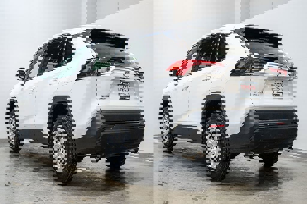 Used 2024 Toyota RAV4 LE image 4