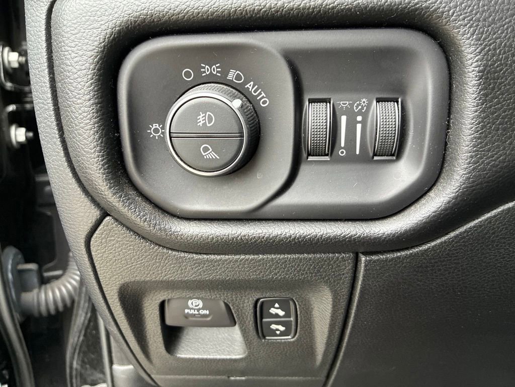 Used 2019 RAM 1500 Big Horn AWD/4WD image 26