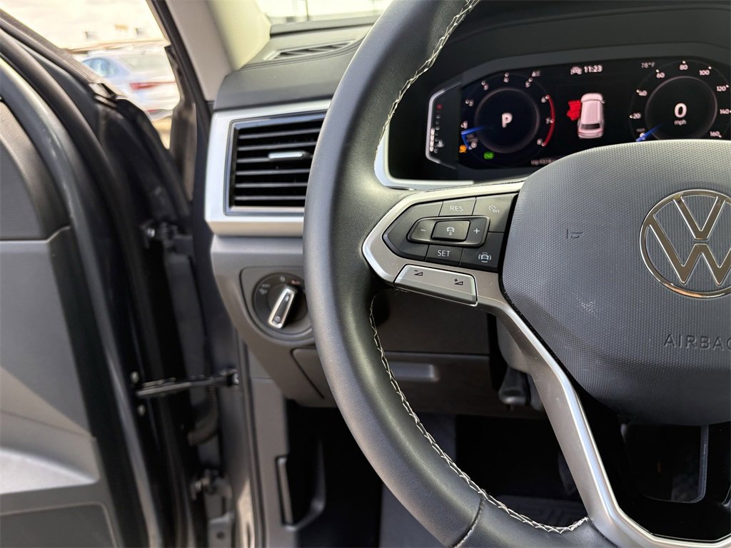 Used 2023 Volkswagen Atlas SE w/ Black Wheel Package image 16