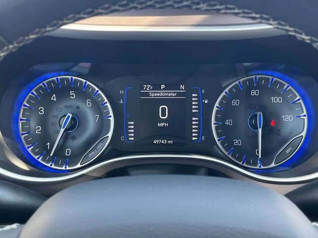 Used 2023 Chrysler Voyager LX image 32