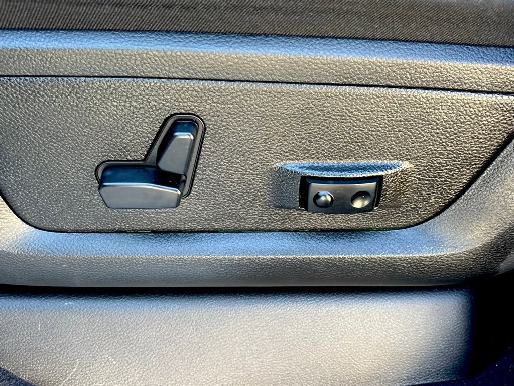 Used 2020 RAM 3500 Limited w/ Max Tow Package image 16