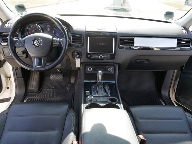 Used 2012 Volkswagen Touareg VR6 image 22