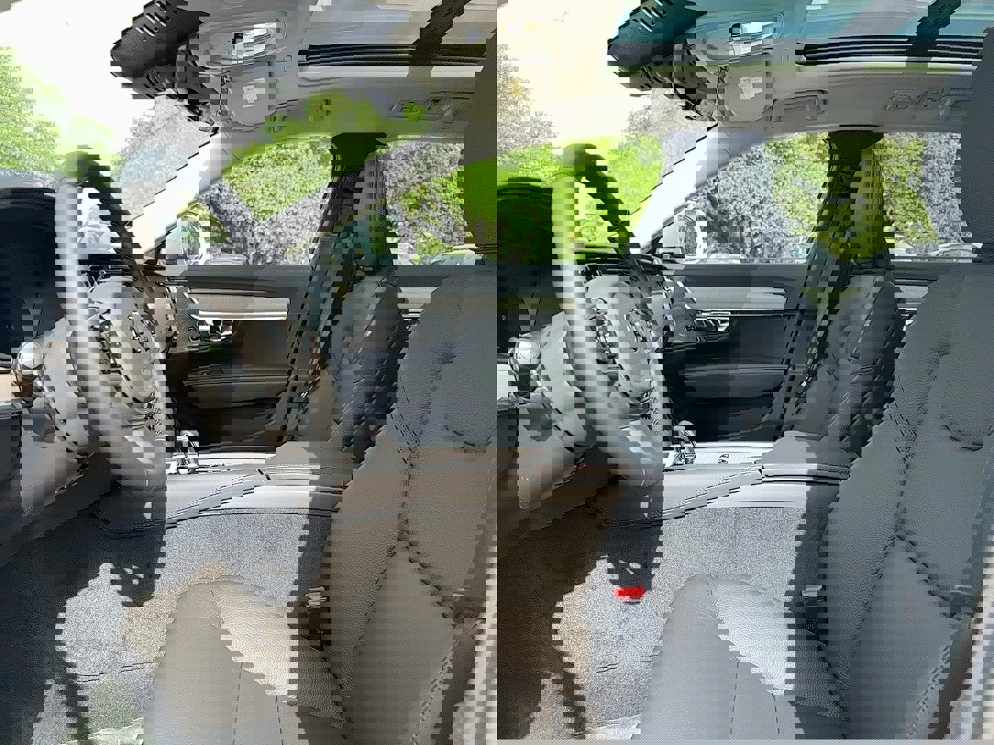 New 2025 Volvo V90 B6 Cross Country Plus w/ Protection Package Premier image 13