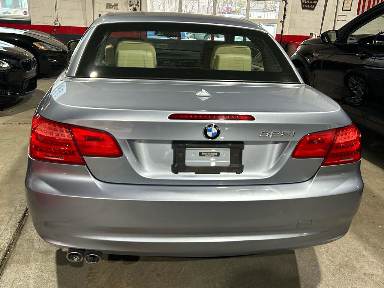 Used 2011 BMW 328i Convertible image 6