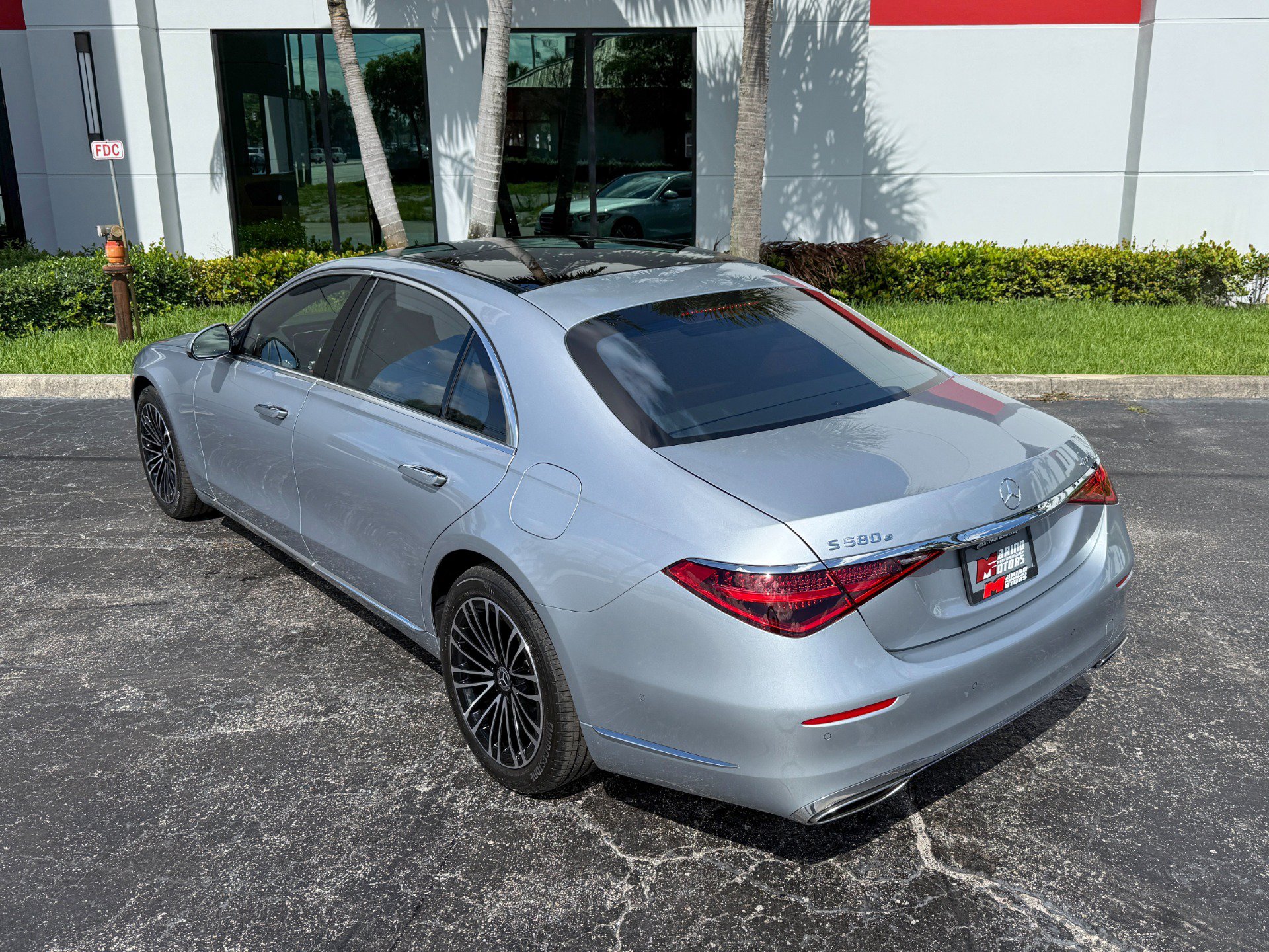 Used 2023 Mercedes-Benz S 580e 4MATIC Sedan image 15