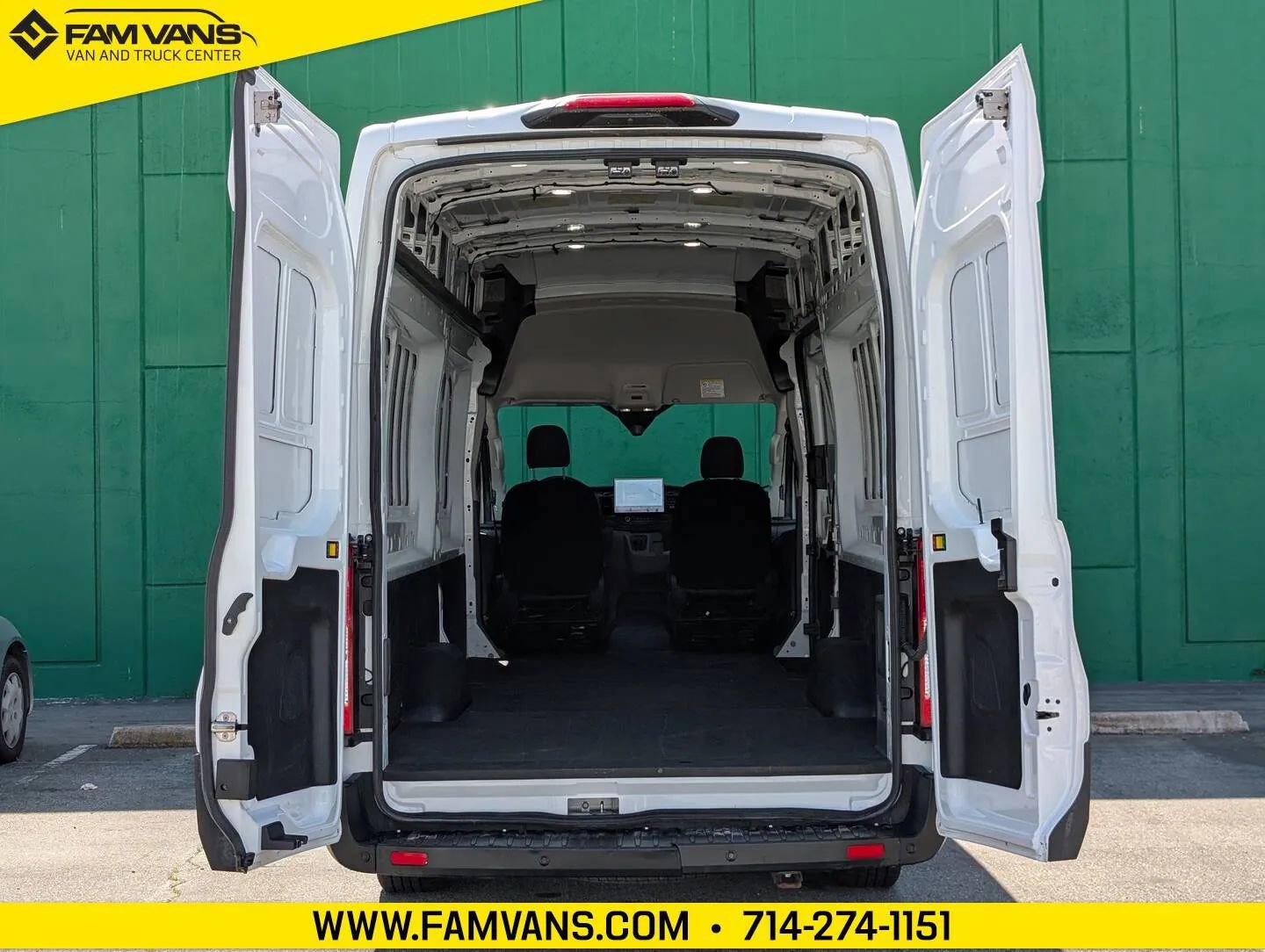 Used 2022 Ford E-Transit 148 High Roof Extended RWD image 13