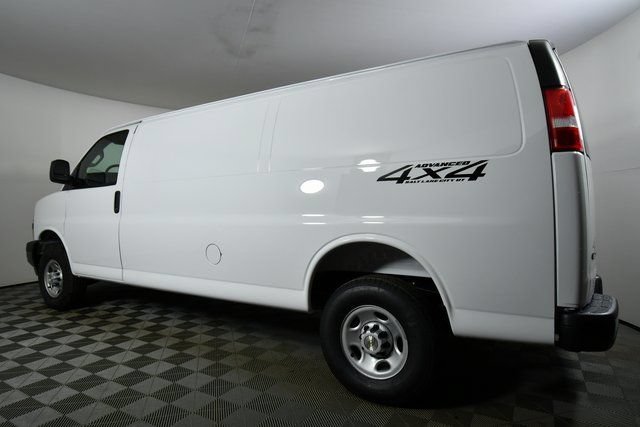 New 2025 Chevrolet Express 3500 Extended RWD image 14