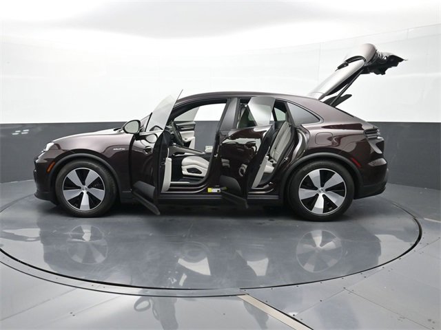 Used 2024 Porsche Macan 4 Electric image 29