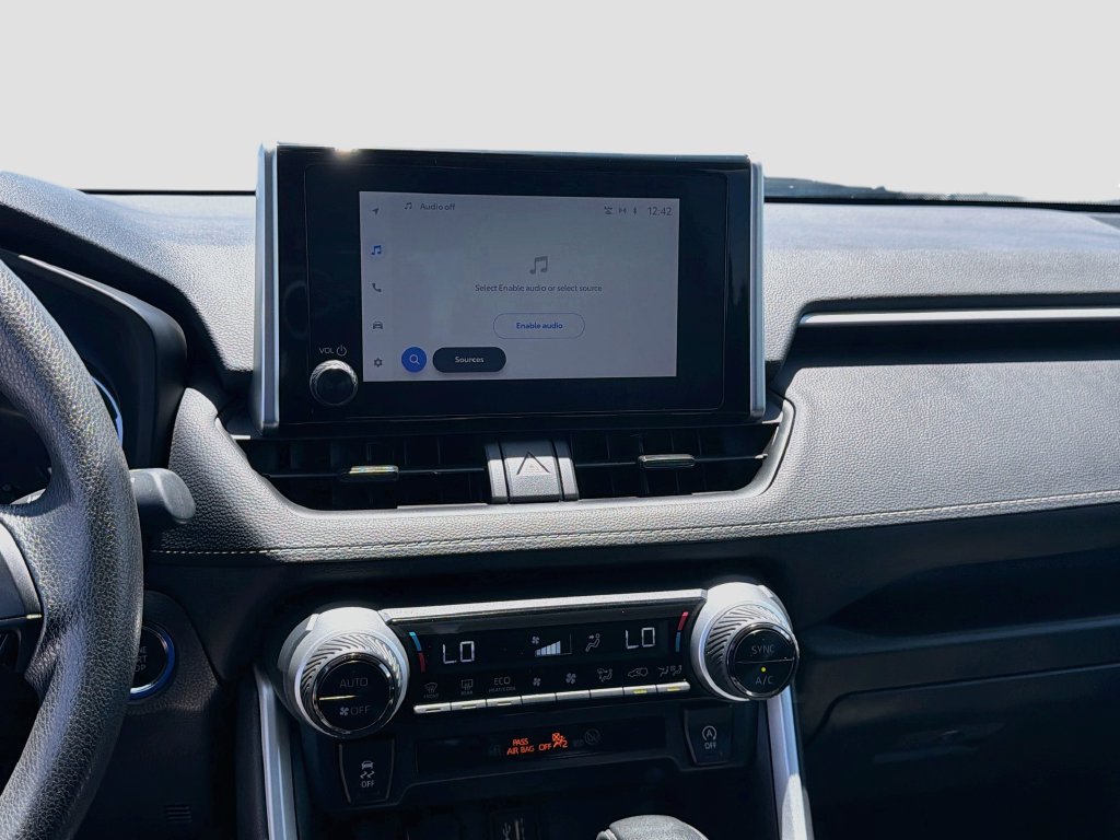 Used 2025 Toyota RAV4 XLE FWD image 12